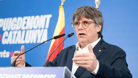 Puigdemont afea que Illa ha recibido antes a la presidenta de la Asamblea de Extremadura que a los grupos parlamentarios Puigdemont afea que Illa ha recibido antes a la presidenta de la Asamblea de Extremadura que a los grupos parlamentarios