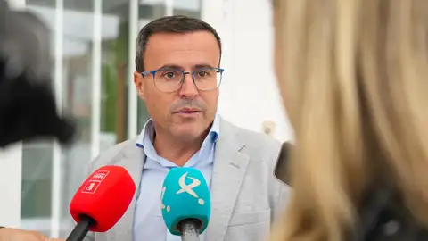 El líder del PSOE extremeño se siente "desolado" por las víctimas de la DANA y traslada su pésame El líder del PSOE extremeño se siente "desolado" por las víctimas de la DANA y traslada su pésame