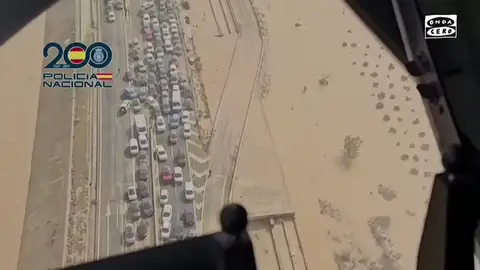 "Es apocaliptico": el vídeo de la Policía Nacional con las vistas aéreas de los efectos de la DANA en Valencia "Es apocaliptico": el vídeo de la Policía Nacional con las vistas aéreas de los efectos de la DANA en Valencia