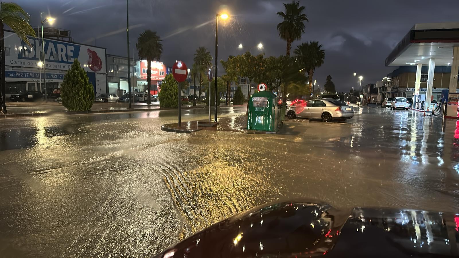 Málaga supera las 400 incidencias por el temporal, tras las registradas la pasada noche Málaga supera las 400 incidencias por el temporal, tras las registradas la pasada noche