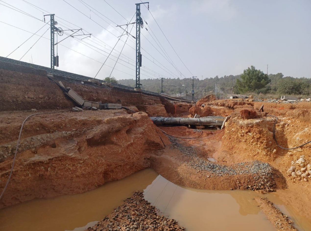 La DANA deja sin ruta de trenes la conexión Madrid - Valencia en el puente de Todos los Santos La DANA deja sin ruta de trenes la conexión Madrid - Valencia en el puente de Todos los Santos
