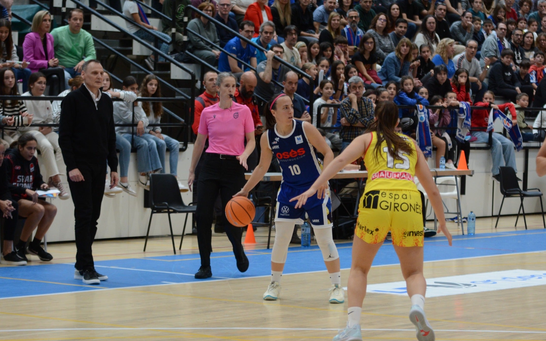 María Asurmendi: "Estoy contenta con el equipo aunque necesitamos refuerzos. Tenemos que ser optimistas, todavía es muy pronto" María Asurmendi: "Estoy contenta con el equipo aunque necesitamos refuerzos. Tenemos que ser optimistas, todavía es muy pronto"