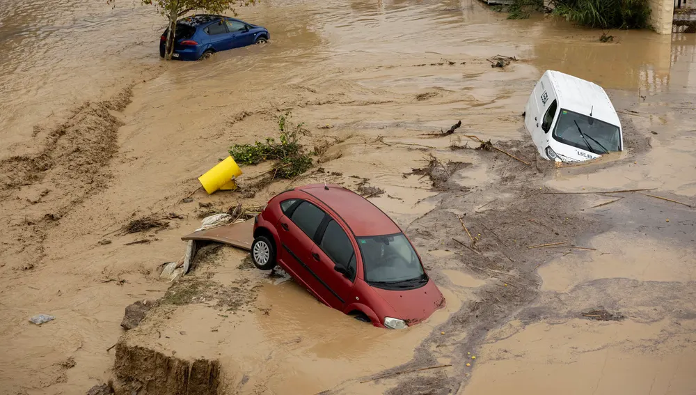 Estado en el que han quedado los coches tras el paso de la DANA. Estado en el que han quedado los coches tras el paso de la DANA.