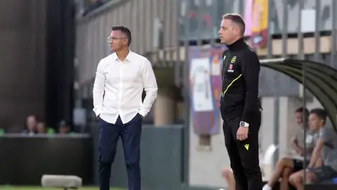 Dani Ponz, técnico del Eldense, en el Nuevo Pepico Amat. Dani Ponz, técnico del Eldense, en el Nuevo Pepico Amat.