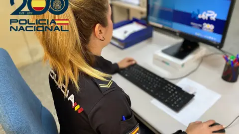 Detenida una mujer por una estafa de cerca de 5.000 euros en la contratación de un viaje Detenida una mujer por una estafa de cerca de 5.000 euros en la contratación de un viaje