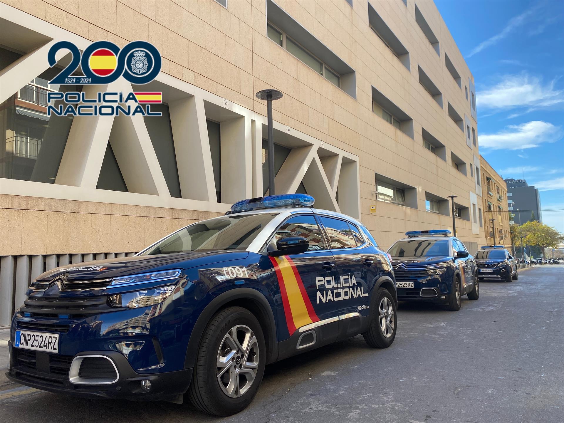 Detenido en Alicante un comercial que se apropió de 15 coches de lujo que revendió a terceros Detenido en Alicante un comercial que se apropió de 15 coches de lujo que revendió a terceros