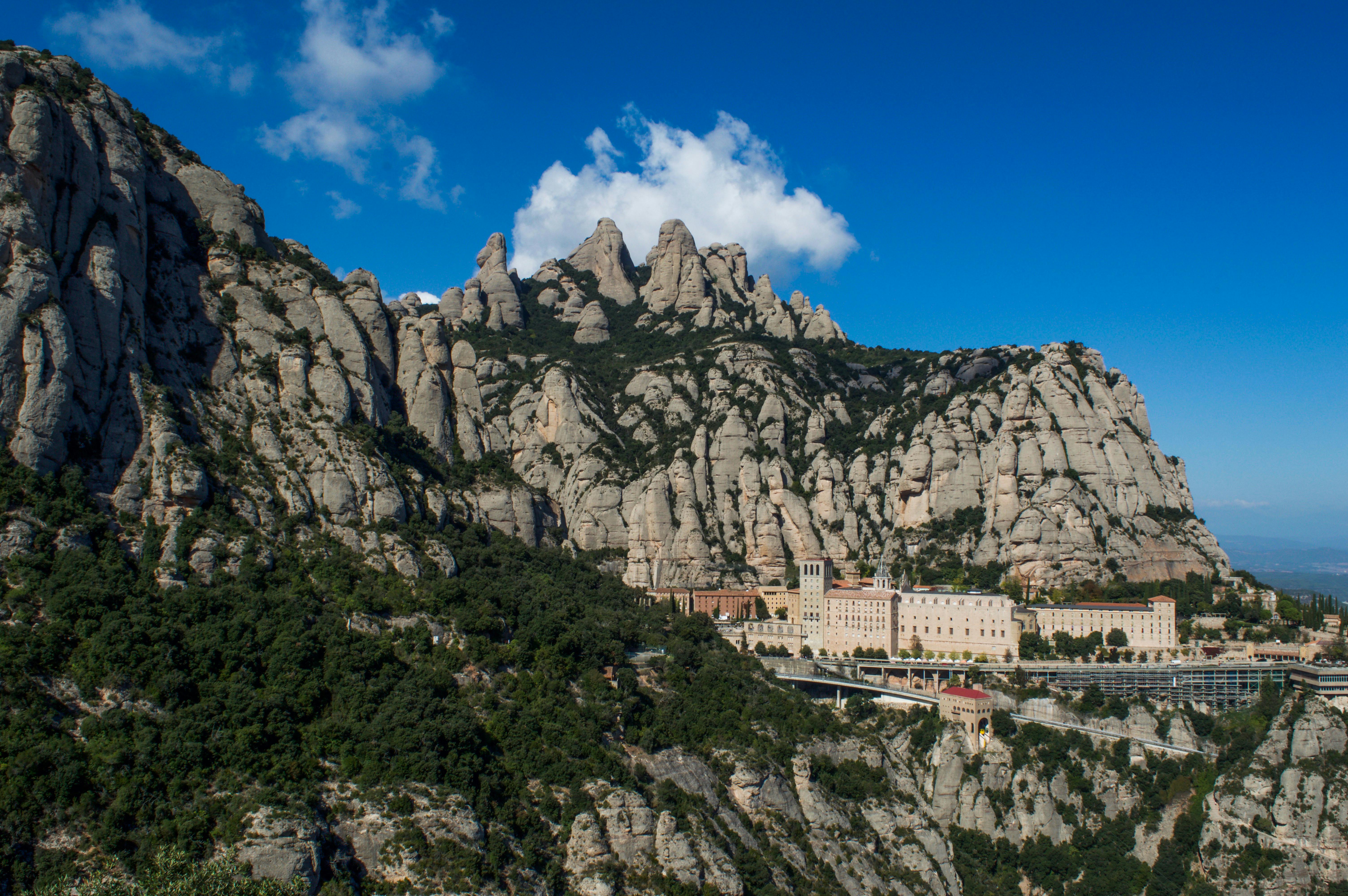 La història de la Mare de Déu de Montserrat des del barri de Balàfia de Lleida La història de la Mare de Déu de Montserrat des del barri de Balàfia de Lleida