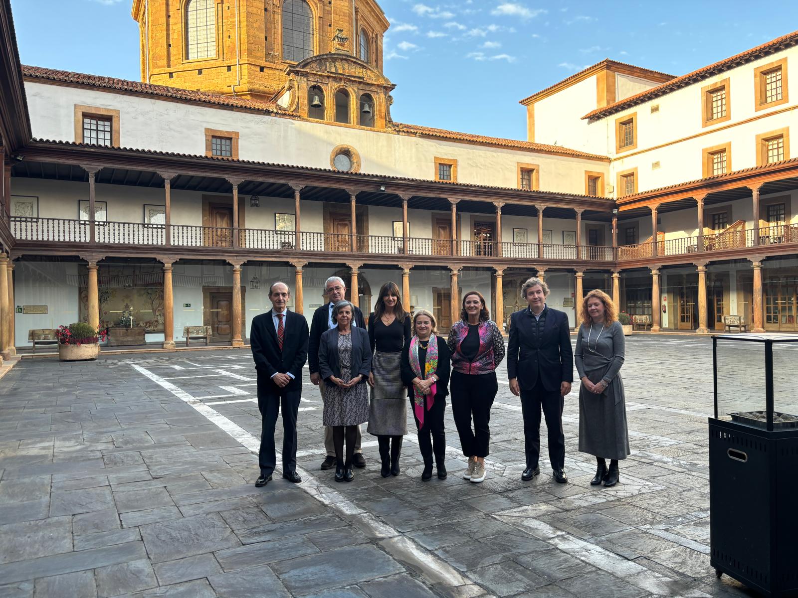 Benigna Riesgo Lorences, distinguida con el tercer galardón de Onda Cero Asturias Benigna Riesgo Lorences, distinguida con el tercer galardón de Onda Cero Asturias