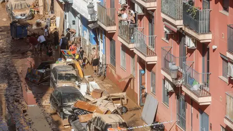 Valencia valora cortar el agua esta madrugada para almacenarla y transferirla a las zonas necesitadas Valencia valora cortar el agua esta madrugada para almacenarla y transferirla a las zonas necesitadas