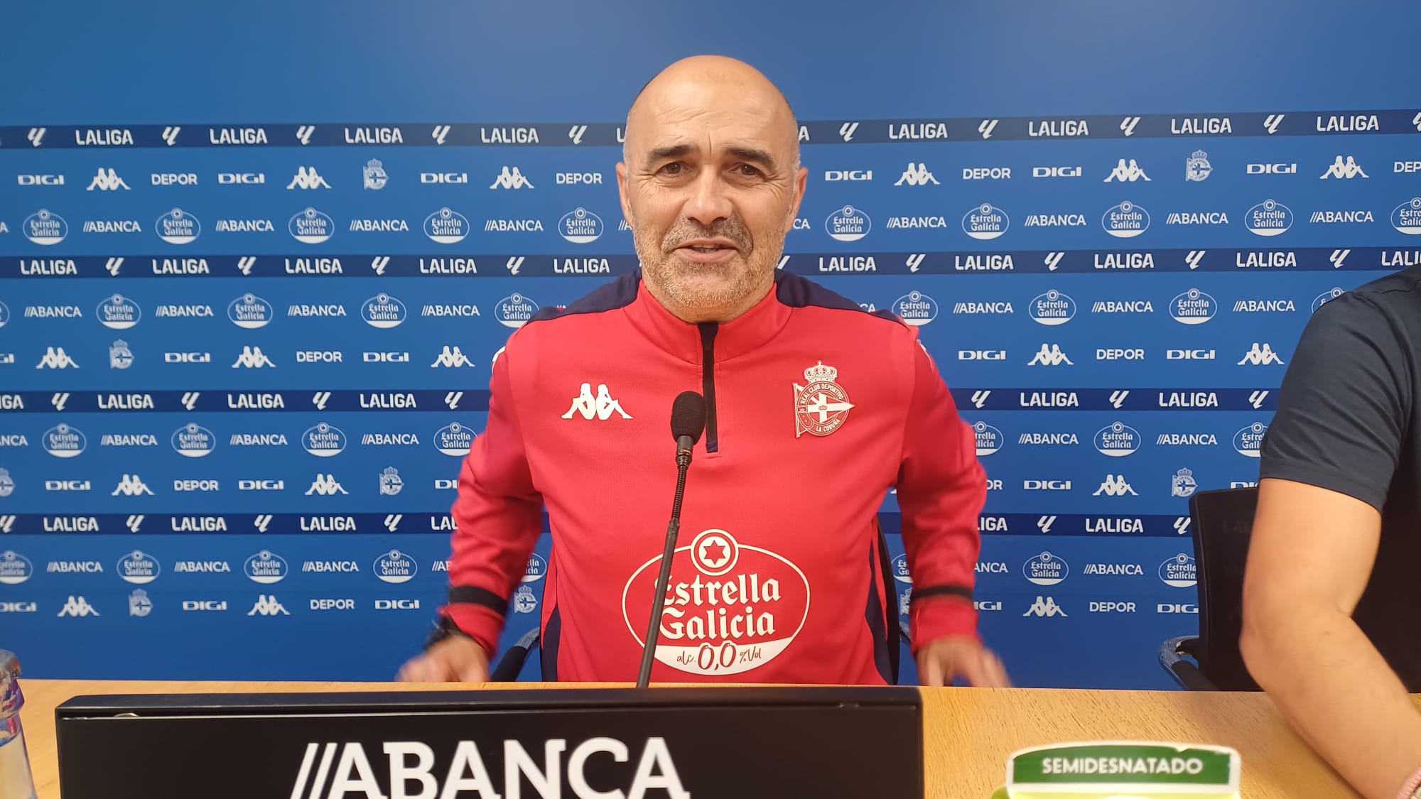 Óscar Gilsanz insiste en darle normalidad a su ascenso al banquillo del Deportivo Óscar Gilsanz insiste en darle normalidad a su ascenso al banquillo del Deportivo