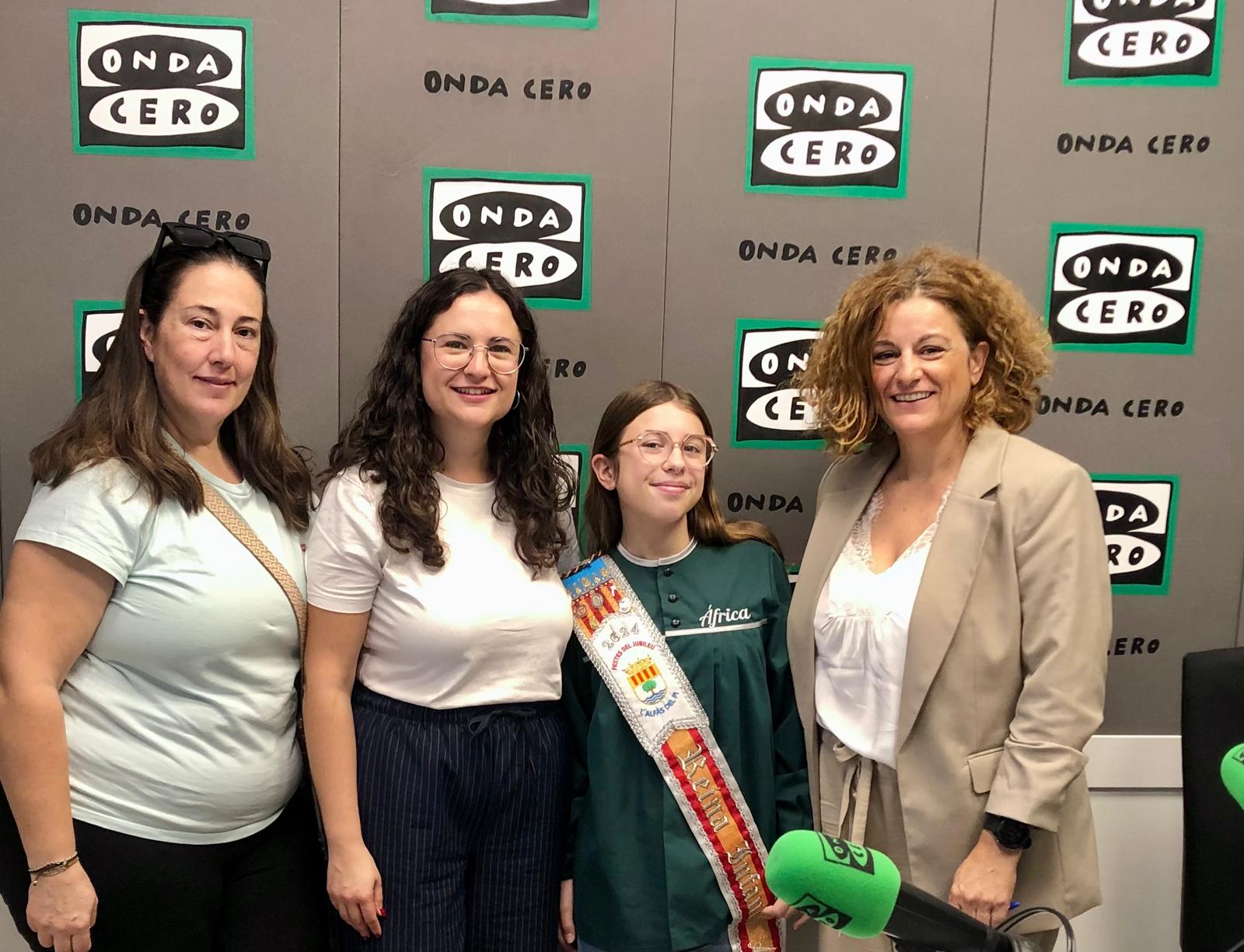 Concejal, mayorala y reina infantil de l'Alfàs nos hablan sobre los festejos que arrancan el domingo Concejal, mayorala y reina infantil de l'Alfàs nos hablan sobre los festejos que arrancan el domingo