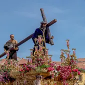 Nuestro Padre Jesús Nazareno en procesión en León Nuestro Padre Jesús Nazareno en procesión en León