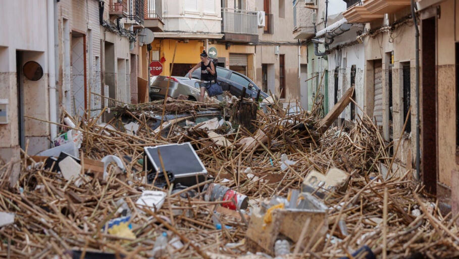 ista de una calle afectada en Paiporta, tras las fuertes lluvias causadas por la DANA, este mi&eacute;rcoles. 