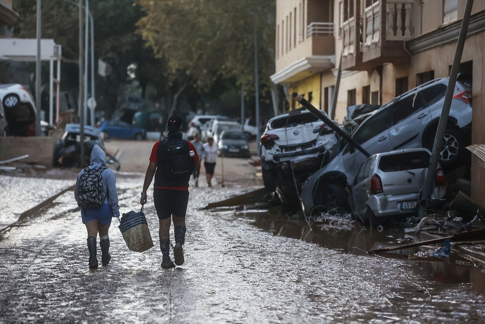 ¿Llegó tarde la alerta móvil de la DANA? El vídeo de una vecina muestra su calle inundada antes del envío ¿Llegó tarde la alerta móvil de la DANA? El vídeo de una vecina muestra su calle inundada antes del envío