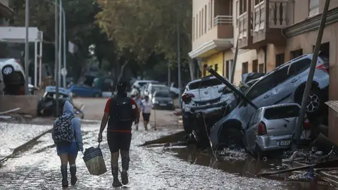 ¿Llegó tarde la alerta móvil de la DANA? El vídeo de una vecina muestra su calle inundada antes del envío ¿Llegó tarde la alerta móvil de la DANA? El vídeo de una vecina muestra su calle inundada antes del envío