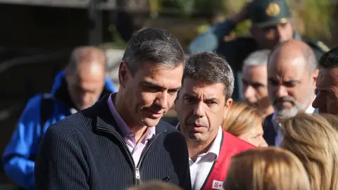 Pedro Sánchez y Carlos Mazón en el centro de coordinación de las labores de emergencia por la Dana Pedro Sánchez y Carlos Mazón en el centro de coordinación de las labores de emergencia por la Dana