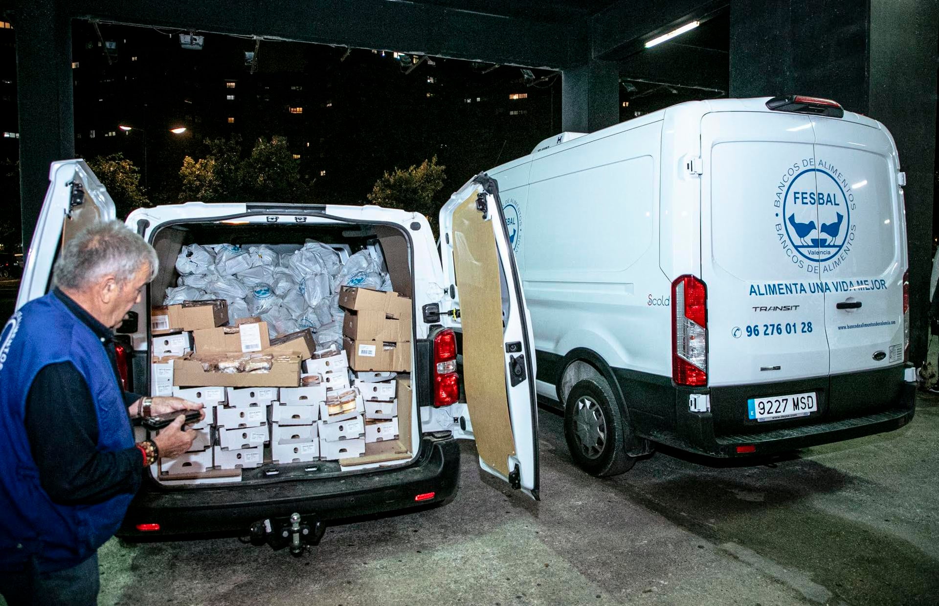 Mestalla se convierte en punto de depósito de alimentos y enseres de primera necesidad Mestalla se convierte en punto de depósito de alimentos y enseres de primera necesidad