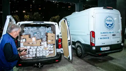 Mestalla se convierte en punto de depósito de alimentos y enseres de primera necesidad Mestalla se convierte en punto de depósito de alimentos y enseres de primera necesidad