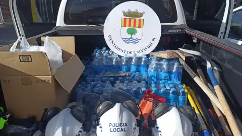 Los agentes locales de Alfàs también llevan material Los agentes locales de Alfàs también llevan material