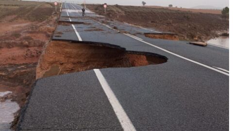 Graves daños en las vías que unen la Serranía Media de Cuenca con el interior de Valencia