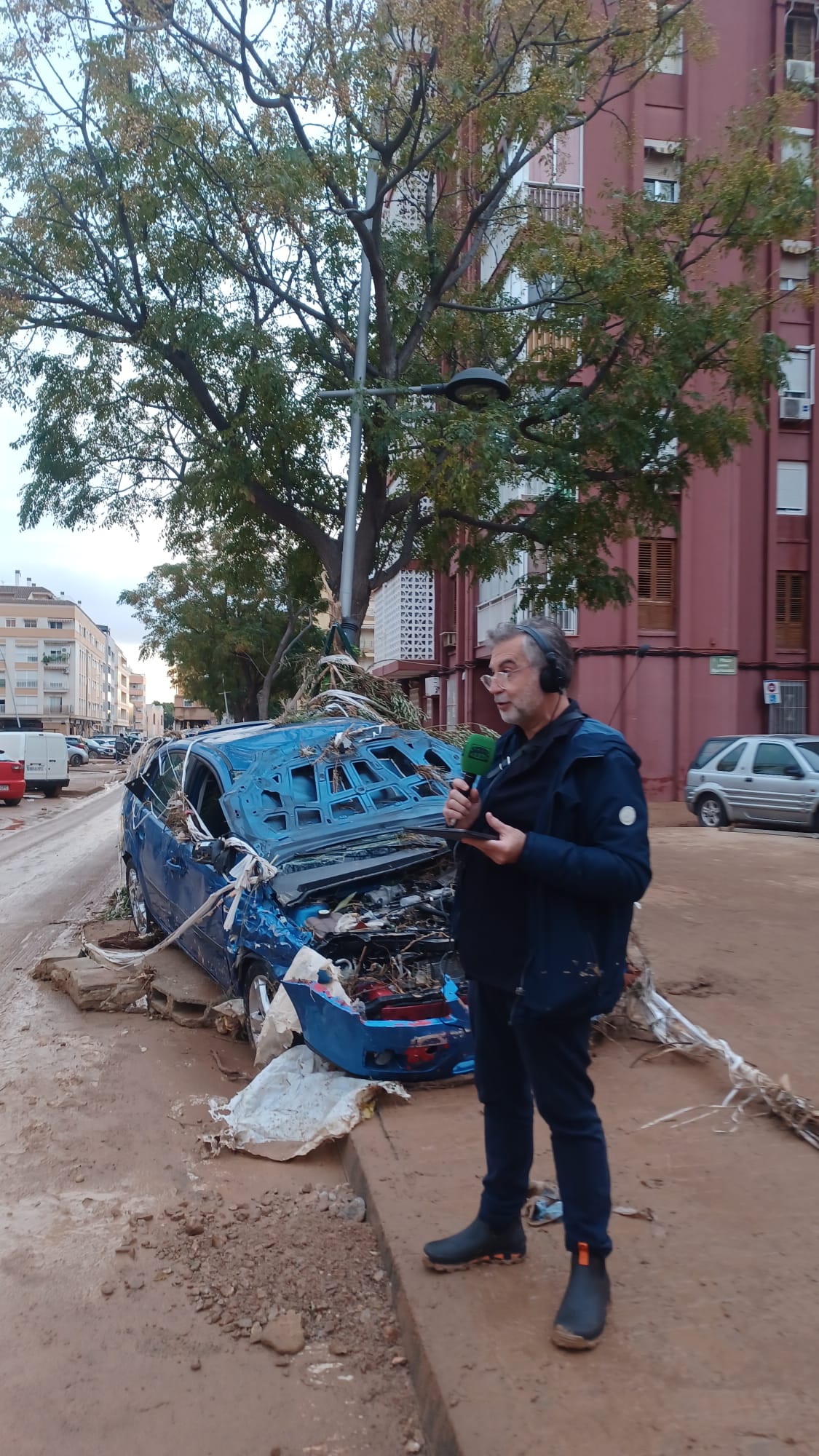 Programa especial 'Más de Uno': Carlos Alsina, desde la ‘Zona Cero’ de la DANA Programa especial 'Más de Uno': Carlos Alsina, desde la ‘Zona Cero’ de la DANA