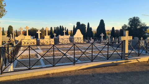 Tumbas en el camposanto charro