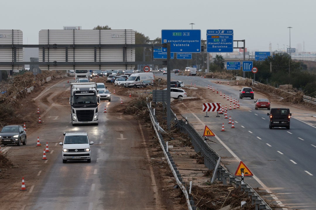 Tragedia histórica por la DANA: El Ministerio de Transportes actualiza la situación de las carreteras Tragedia histórica por la DANA: El Ministerio de Transportes actualiza la situación de las carreteras