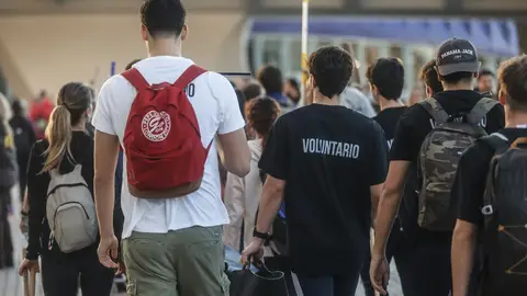 Miles de voluntarios se desplazan hacia las zonas más afectadas por la Dana en el primer día de organización del voluntariado Miles de voluntarios se desplazan hacia las zonas más afectadas por la Dana en el primer día de organización del voluntariado