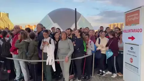 Una nueva oleada de voluntarios parte de La Ciudad de las Artes a los pueblos más castigados por la DANA Una nueva oleada de voluntarios parte de La Ciudad de las Artes a los pueblos más castigados por la DANA