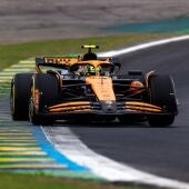 Lando Norris durante el sprint del GP de Brasil