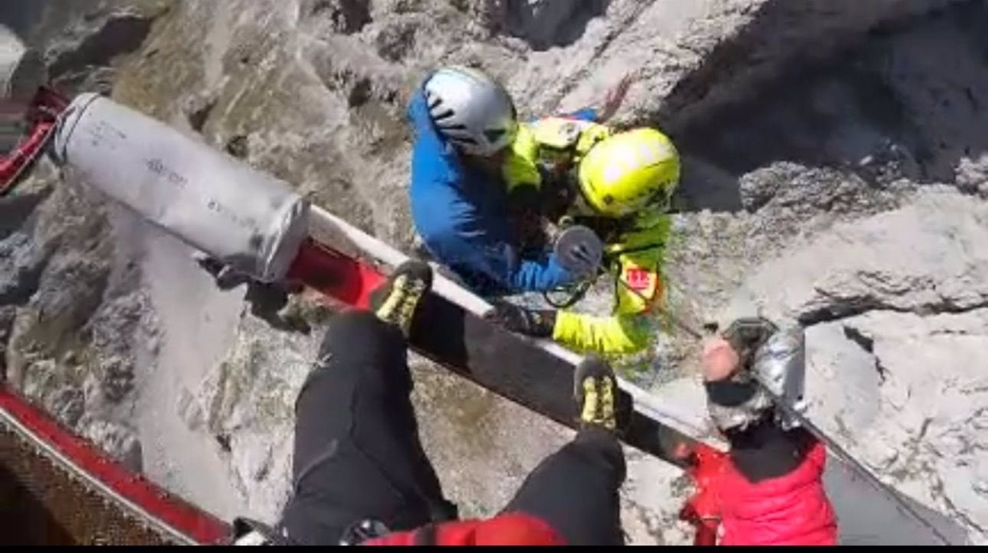Muere un montañero de Valladolid de 68 años al caer de gran altura en el Macizo de Ándara en Picos de Europa Muere un montañero de Valladolid de 68 años al caer de gran altura en el Macizo de Ándara en Picos de Europa