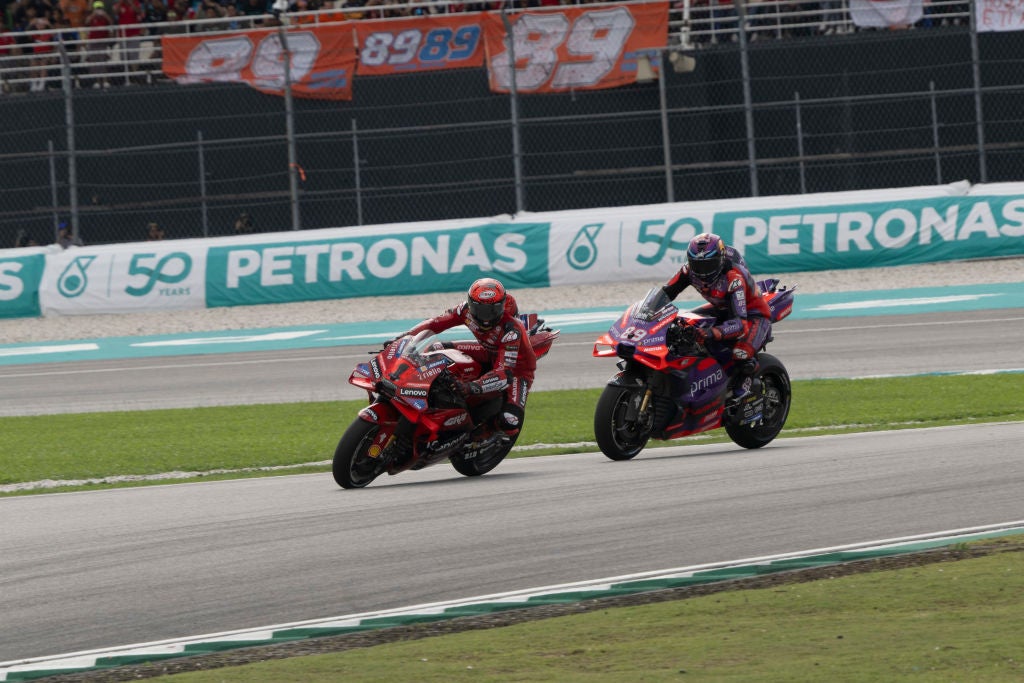 Bagnaia gana en Malasia y el Mundial se decidirá en la última prueba Bagnaia gana en Malasia y el Mundial se decidirá en la última prueba