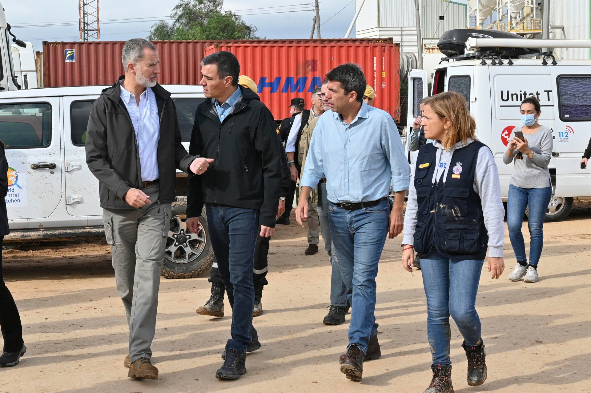 Pedro Sánchez, tras ser evacuado por seguridad en Paiporta: "Son actos absolutamente marginales" Pedro Sánchez, tras ser evacuado por seguridad en Paiporta: "Son actos absolutamente marginales"