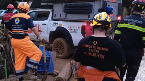 Voluntarios de Protección Civil de Valdepeñas en Valencia Voluntarios de Protección Civil de Valdepeñas en Valencia