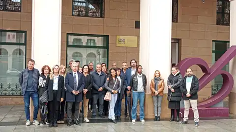 Los talleres ponen a disposición todas las grúas de la provincia para ayudar en la DANA Los talleres ponen a disposición todas las grúas de la provincia para ayudar en la DANA