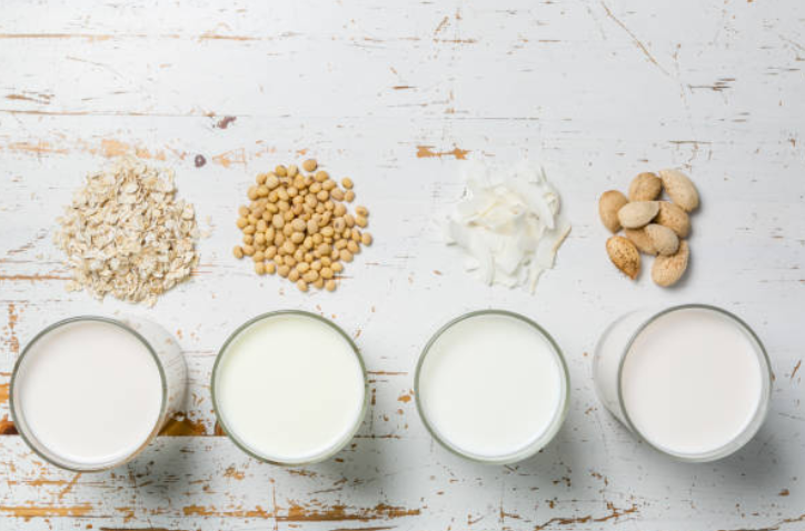 Avena, soja, avellana... Los nutricionistas desvelan cuáles son las bebidas vegetales más saludables Avena, soja, avellana... Los nutricionistas desvelan cuáles son las bebidas vegetales más saludables