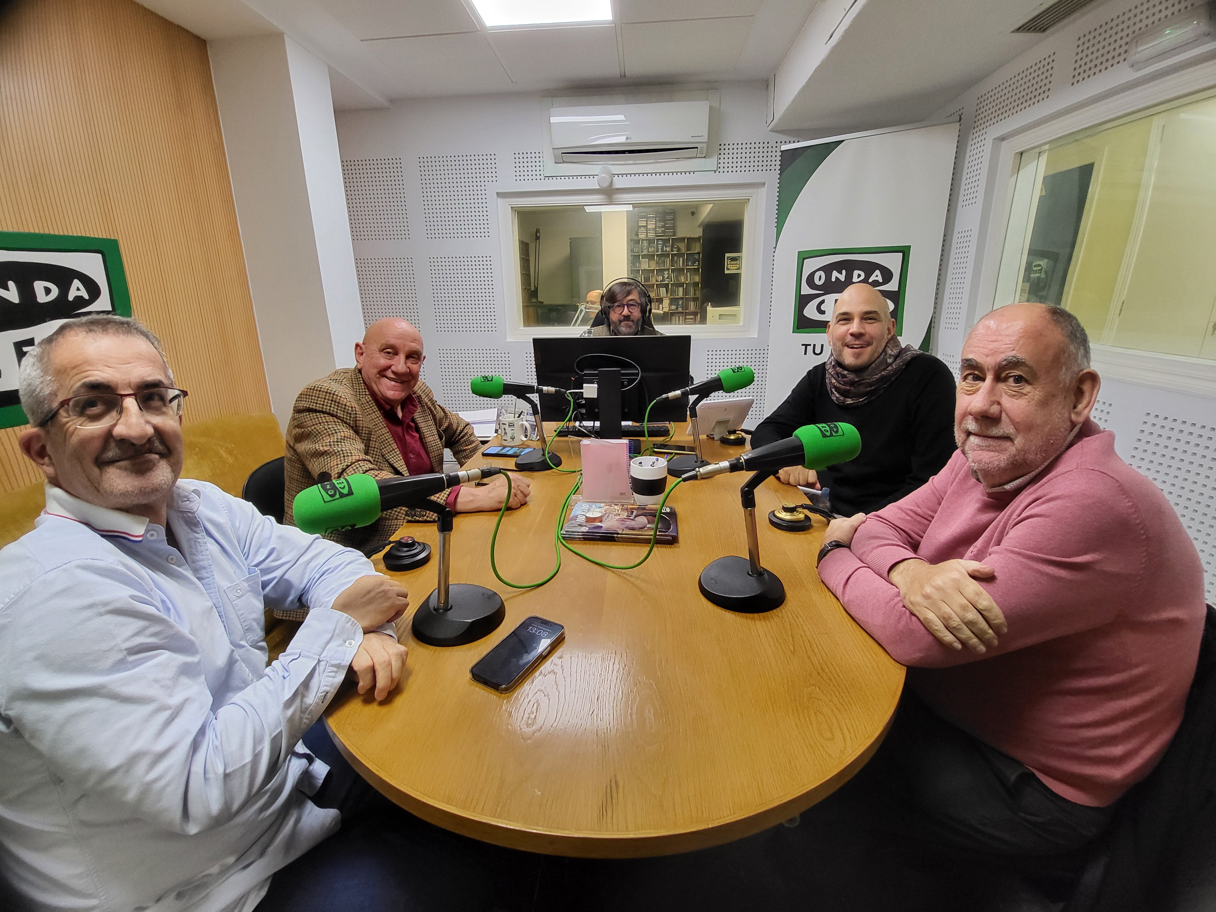 Tertulia de "Locos por Incordiar" a actualidade local e nacional Tertulia de "Locos por Incordiar" a actualidade local e nacional