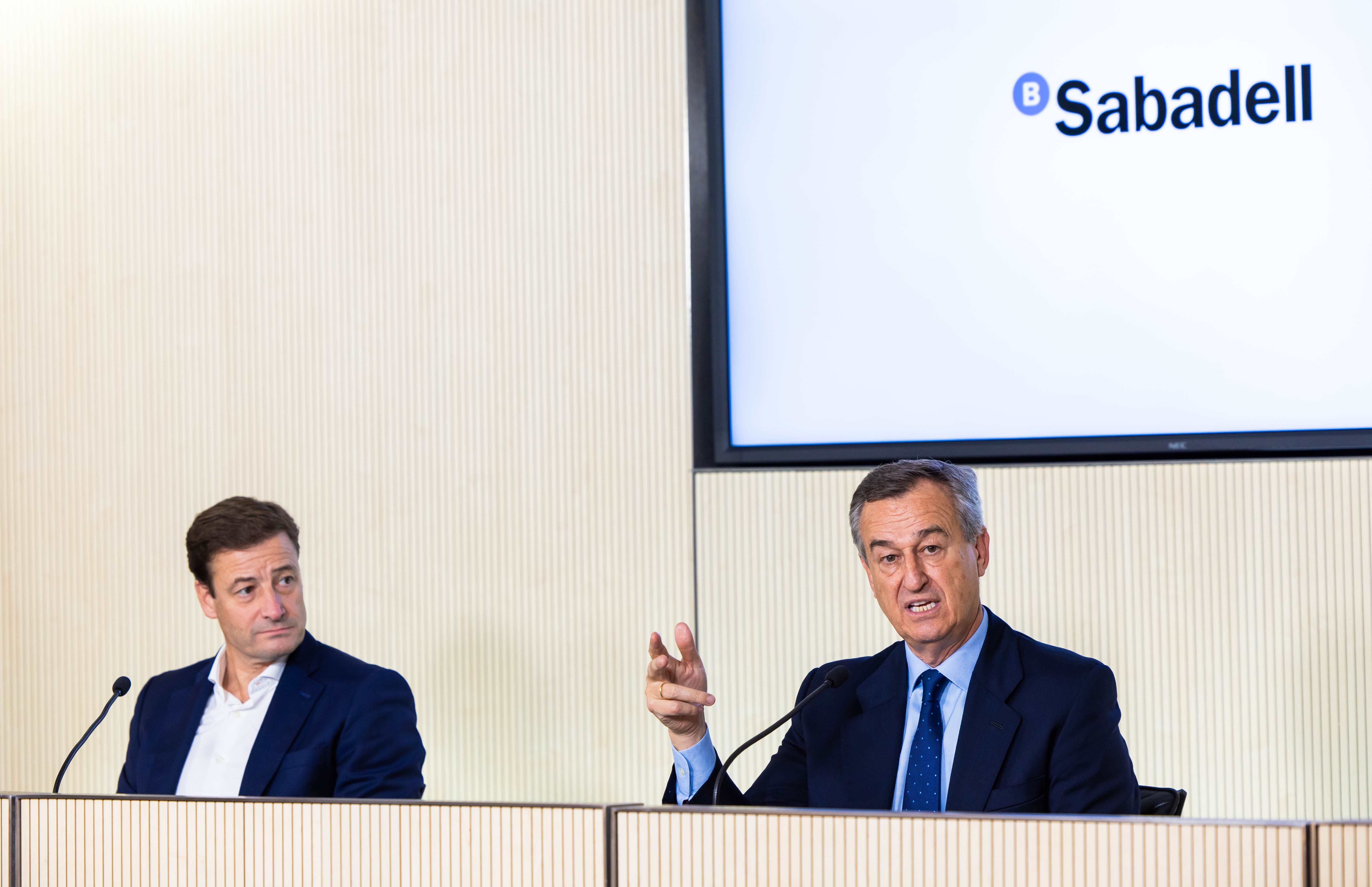 El Sabadell torna a batre rècord de beneficis amb 1.295 milions d’euros fins al setembre El Sabadell torna a batre rècord de beneficis amb 1.295 milions d’euros fins al setembre