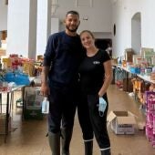 Luis Javier Suarez y su esposa fletan un camión con ayuda para Valencia.