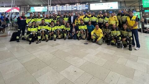 Bomberos de Tenerife viajan hasta Valencia para ayudar en las labores de rescate tras la Dana