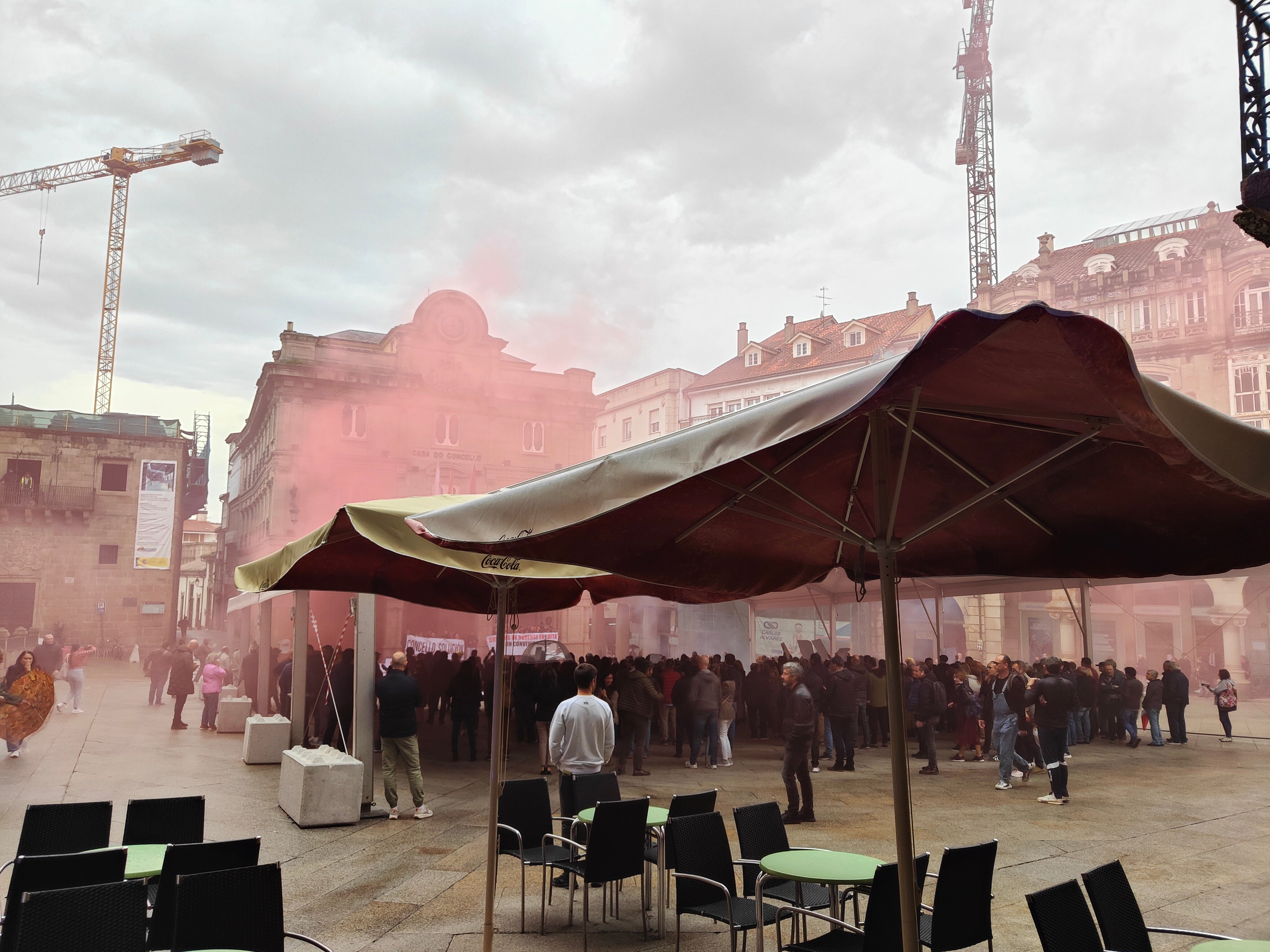 Unha multitudinaria manifestación de empregados municipais pedíu a demisión de Jácome Unha multitudinaria manifestación de empregados municipais pedíu a demisión de Jácome