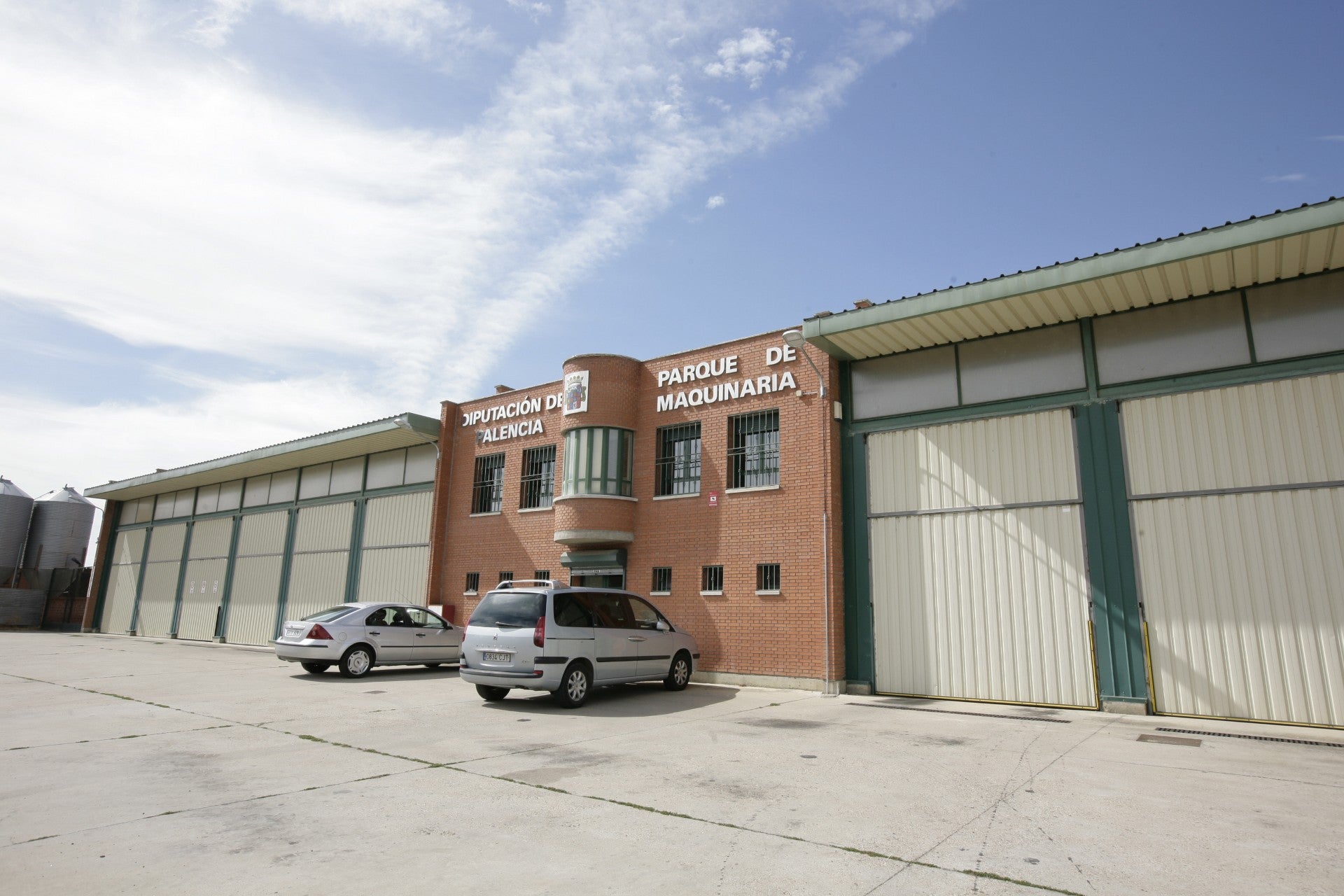 La Diputación coordina la recepción de los productos y alimentos de la solidaridad de los ayuntamientos de la provincia en el Parque de Maquinaria La Diputación coordina la recepción de los productos y alimentos de la solidaridad de los ayuntamientos de la provincia en el Parque de Maquinaria