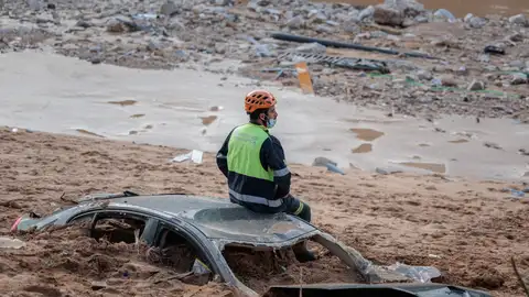 Continúan las labores de limpieza y desescombro en Paiporta, Valencia. Continúan las labores de limpieza y desescombro en Paiporta, Valencia.