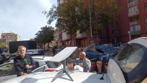 Carlos Alsina y el equipo de enviados especiales de Onda Cero a la zona cero de la DANA