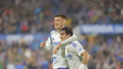 Bazdar y Azón celebran uno de los goles contra el Granada Bazdar y Azón celebran uno de los goles contra el Granada