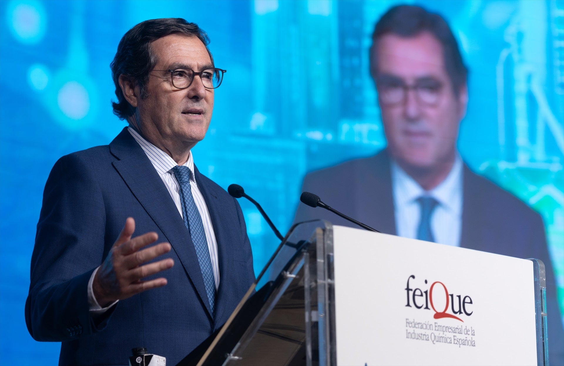La CEOE rechaza formalmente la reducción de la jornada laboral a 37,5 horas La CEOE rechaza formalmente la reducción de la jornada laboral a 37,5 horas