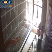 Detenida por el "abrazo amoroso"