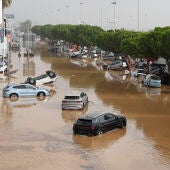 Vista general del polígono industrial de Sedaví anegado a causa de las lluvias torrenciales de las últimas horas.