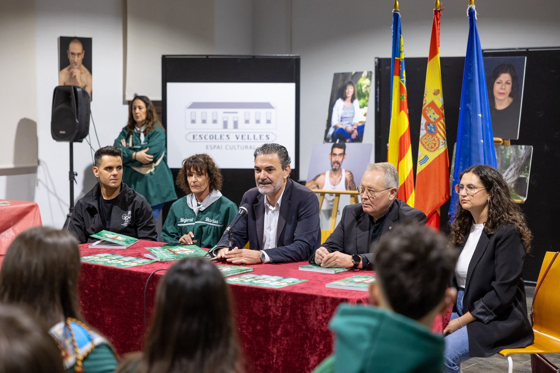 L’Alfàs del Pi presenta el Libro de fiestas y anuncia cambios en la programación por la DANA L’Alfàs del Pi presenta el Libro de fiestas y anuncia cambios en la programación por la DANA