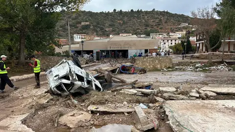 El Centro de Salud de Mira, al fondo tras el paso de la DANA El Centro de Salud de Mira, al fondo tras el paso de la DANA